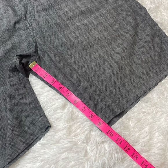 QUIKSILVER Shorts Grey Plaid Casual Mens Size 36 Regular Fit 9" Inseam - Picture 10 of 10